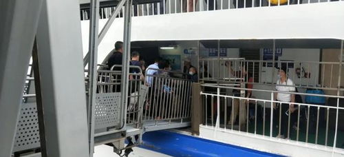 17號(hào)臺(tái)風(fēng)來(lái)襲，湛江西站滯留旅客388名，全市領(lǐng)導(dǎo)緊急疏運(yùn)成功